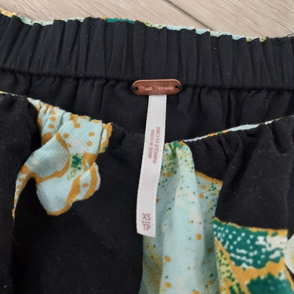 Free People, XS, off the shoulder floral top - Picture 2 of 4